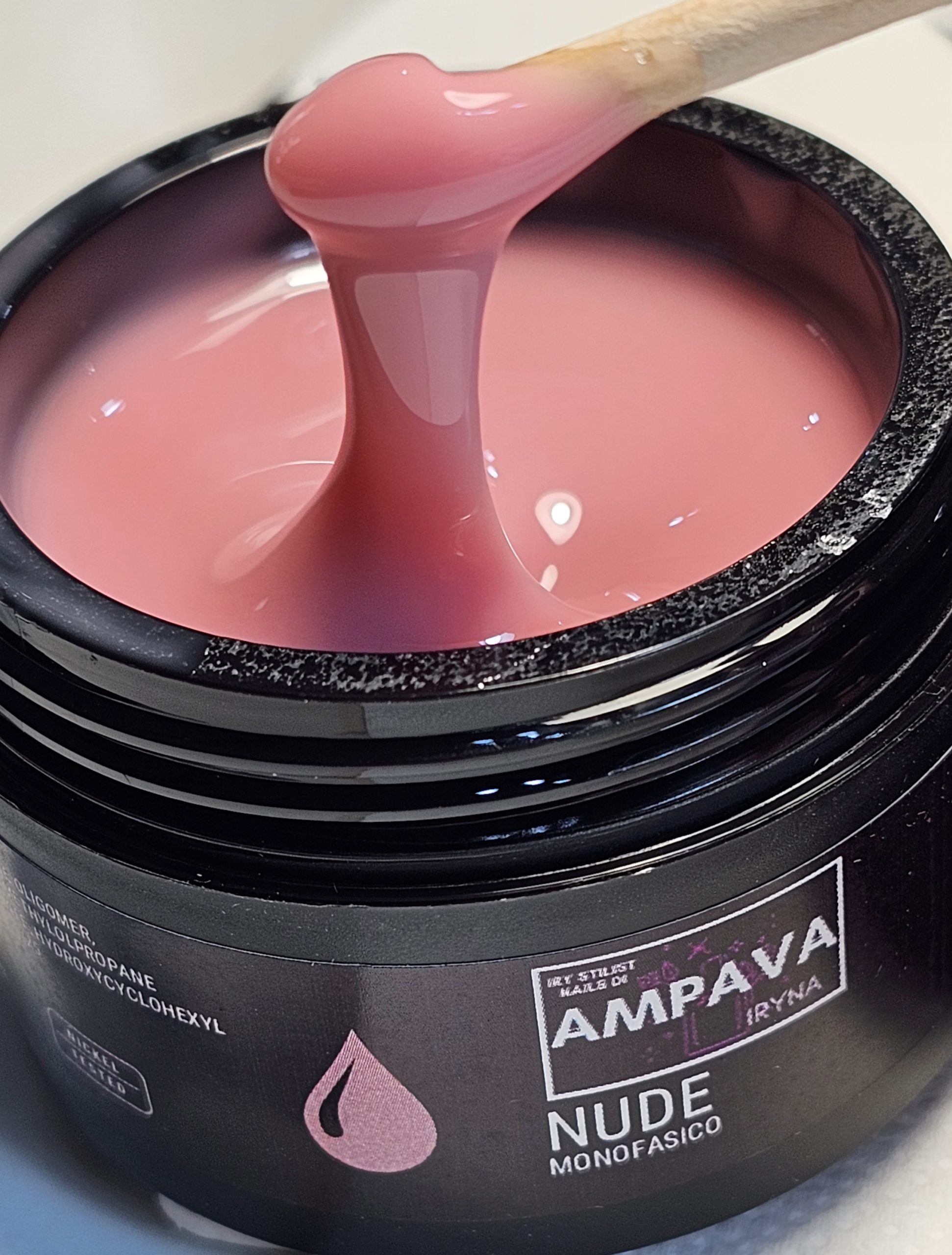 Ampava Nails: Scopri i migliori prodotti per unghie e smalti professionali!